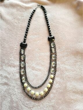 Vintage Avon Long Chunky Pearl And Rinestone Necklace